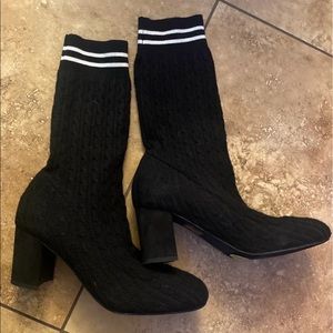 Catherine Malandrino Knit Booties sz 9